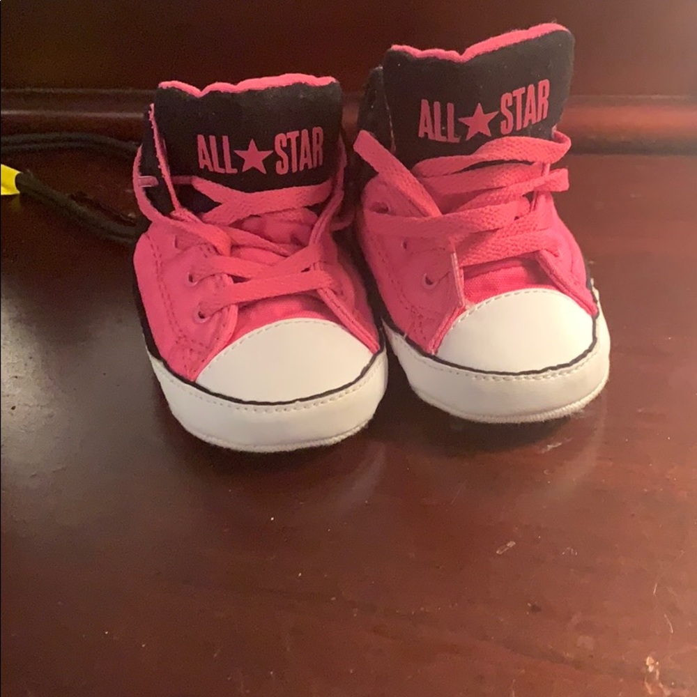 Converse chuck taylor all stars toddler size 4